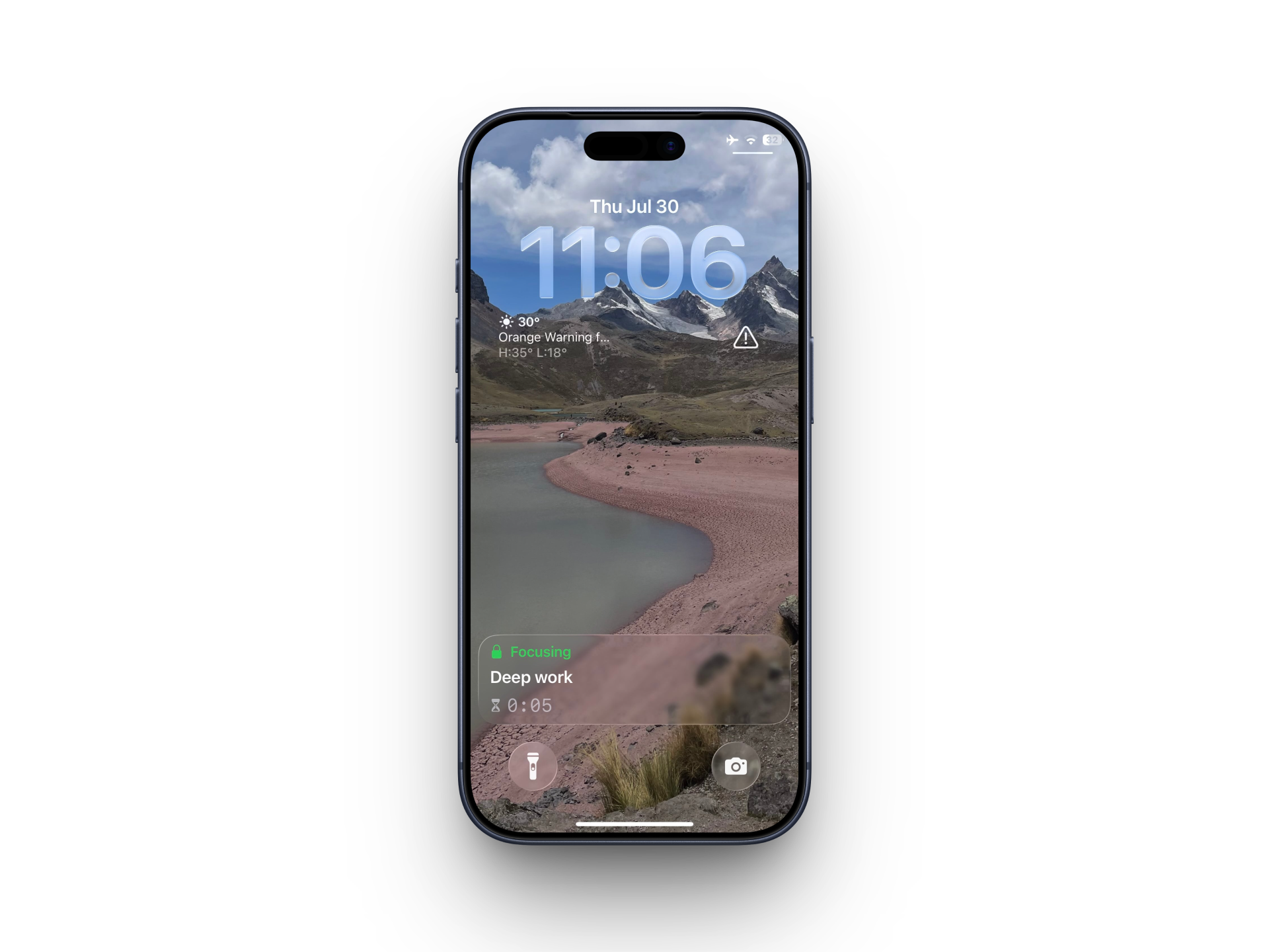 Lock Screen showing a VantaFocus Live Activity with remaining focus time